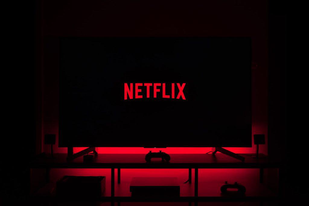 How to Watch Netflix on Projector